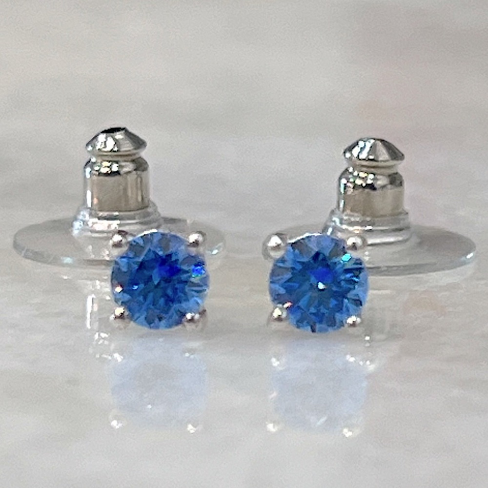 SWAROVSKI Zirconia Arctic Blue Sterling Silver Stud Earrings and Solitaire Ring - Picture 14 of 14